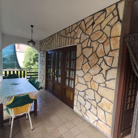 Family Apartment Near Beach ビオグラード・ナ・モル エクステリア 写真