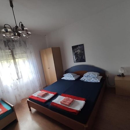 Family Apartment Near Beach ビオグラード・ナ・モル エクステリア 写真